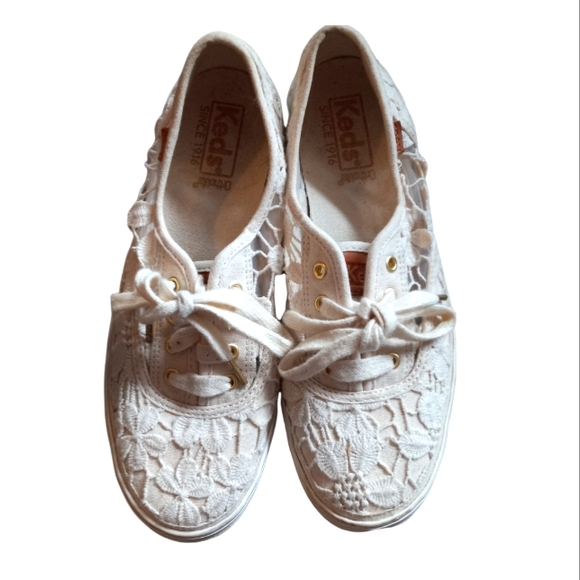 COPY - Keds Women's size 6 Sneakers Cream - Picture 1 of 4